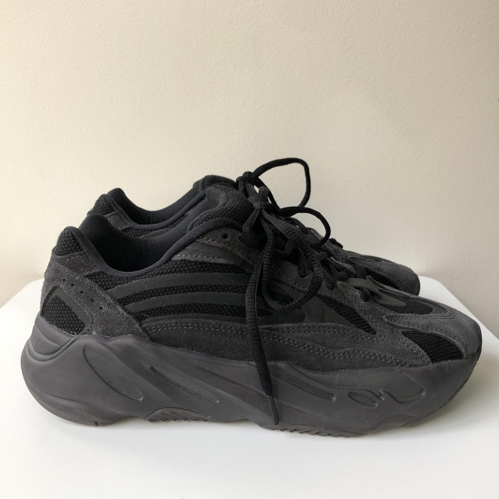 YEEZY BOOST 700 V2 ‘VANTA’